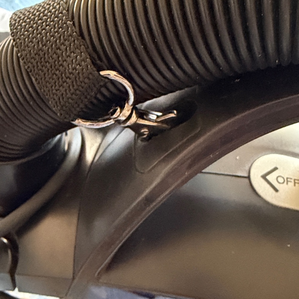 EUC~Oreck Black Handheld Vacuum W/Attachments/Filter Bag & Instruction Manual - Picture 5 of 14